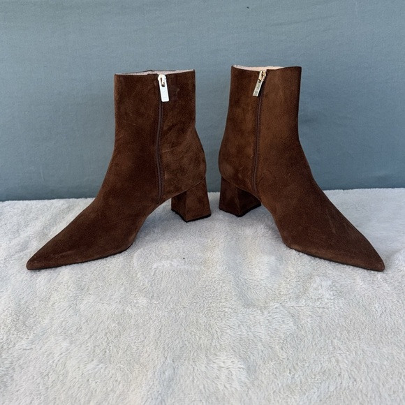 EUC Agl Brown Ankle Boots with Pointed Toe and Stiletto Heel Size 35.5 Suede - Picture 2 of 10
